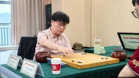 切尔西首发阵容强大引期待：阿隆索主场首秀亮点前瞻